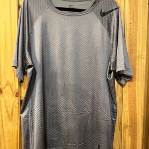 Nike Men's Charcoal Short Sleeve Tee